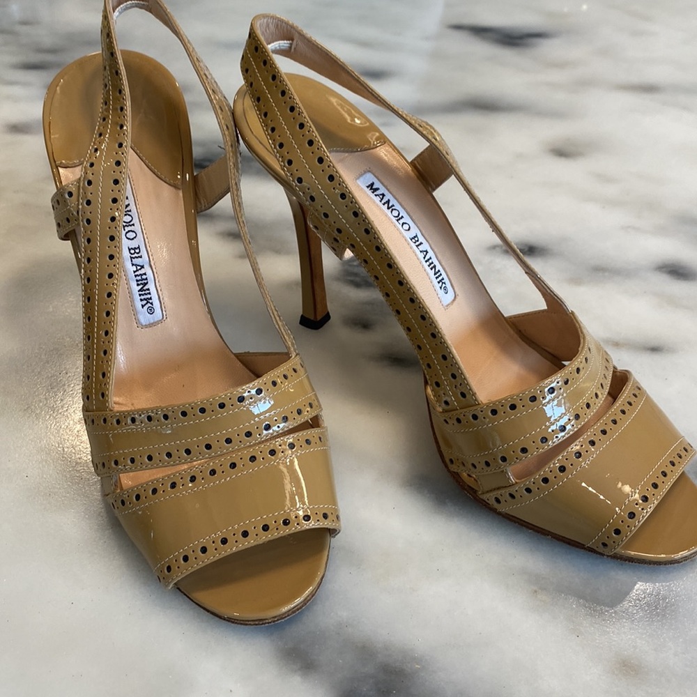 Manolo Blahnik patent leather heels - Picture 13 of 14